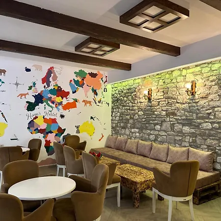 Hanna's بيت شباب