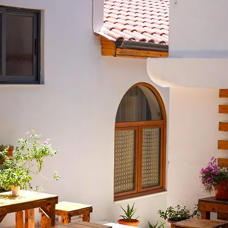 Hanna's Hostel